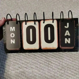 Vintage sheet Metal flip calendar